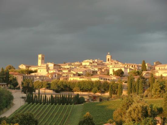 Cardinal Girolamo Villa Montefalco Exterior photo